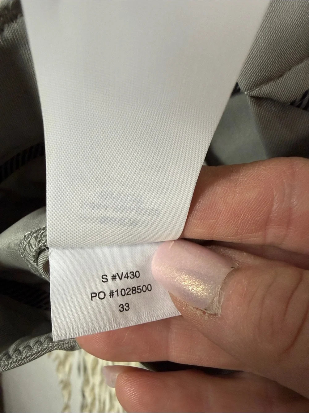 Men’s Vuori NWOT Meta Pant in Light Grey size 33